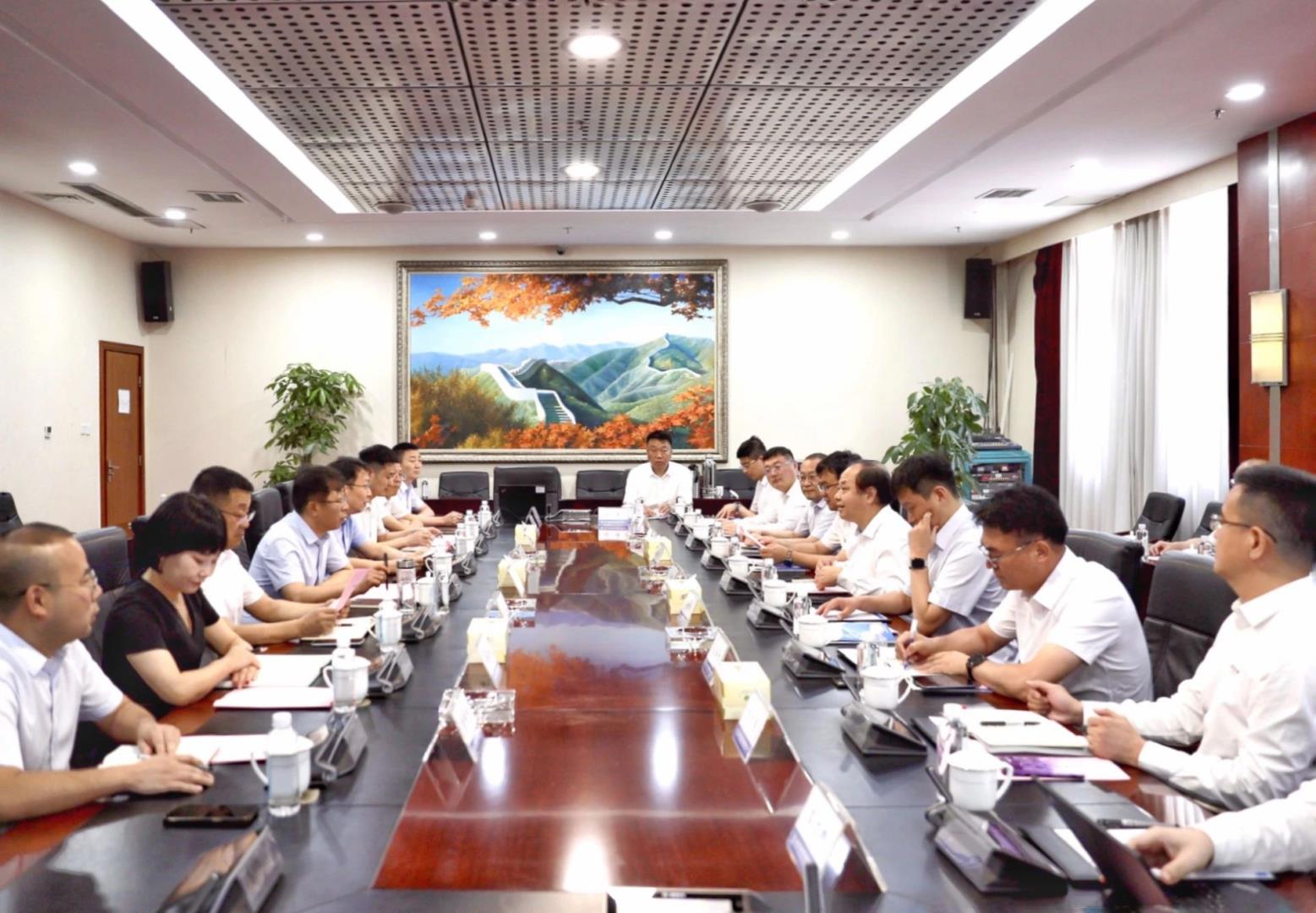 四川路桥与山东重工举行交流座谈